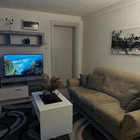 Anka Apartment Štip Buitenkant foto
