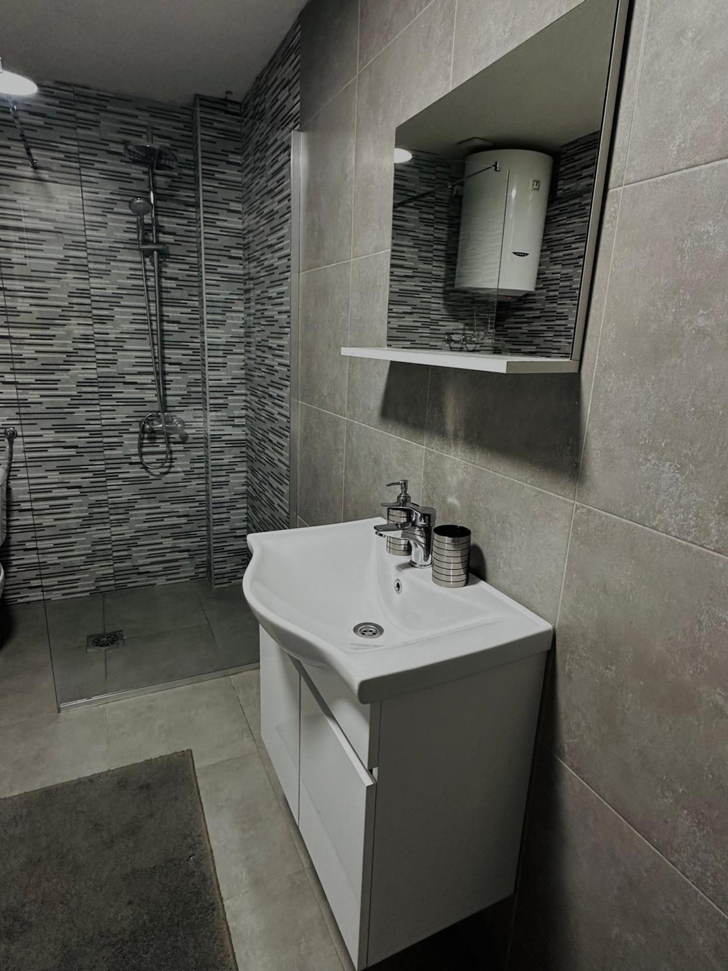 Anka Apartment Štip Buitenkant foto