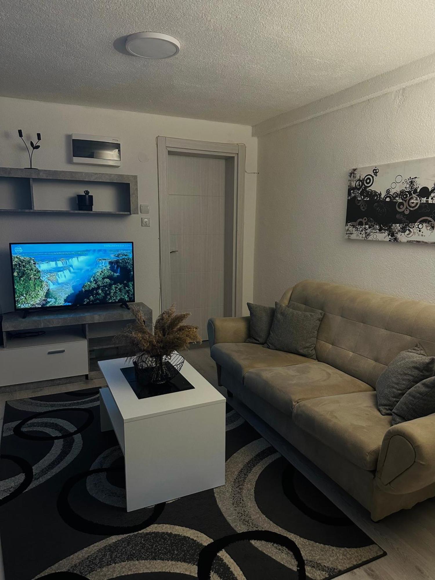 Anka Apartment Štip Buitenkant foto